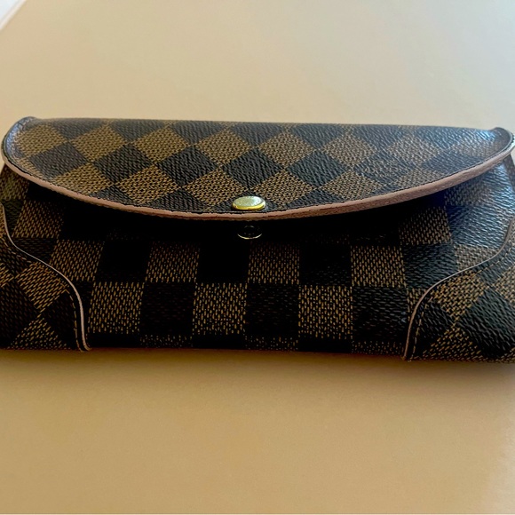 Authentic Louis Vuitton Caissa Wallet - Picture 10 of 13